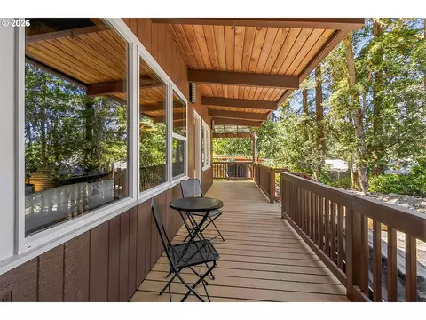 Exterior - 65 W 35th Pl, Eugene, OR 97405 photo 12 of 14