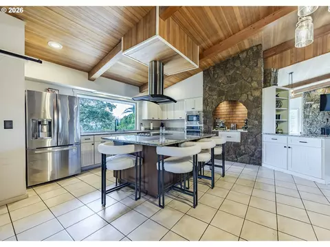 Kitchen - 86616 Pine Grove Rd, Eugene, OR 97402 photo 2 of 8