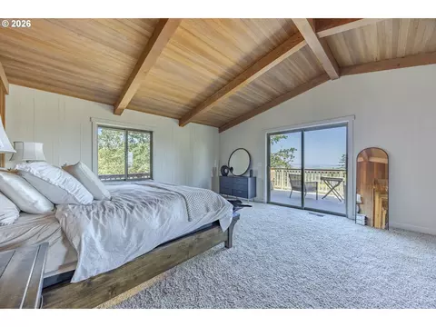 Bedroom - 86616 Pine Grove Rd, Eugene, OR 97402 photo 3 of 4