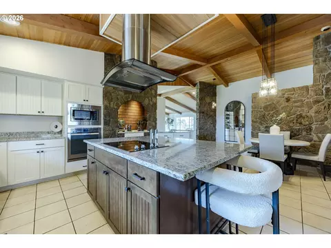 Kitchen - 86616 Pine Grove Rd, Eugene, OR 97402 photo 5 of 8