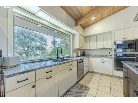 Kitchen - 86616 Pine Grove Rd, Eugene, OR 97402 photo 8 of 8