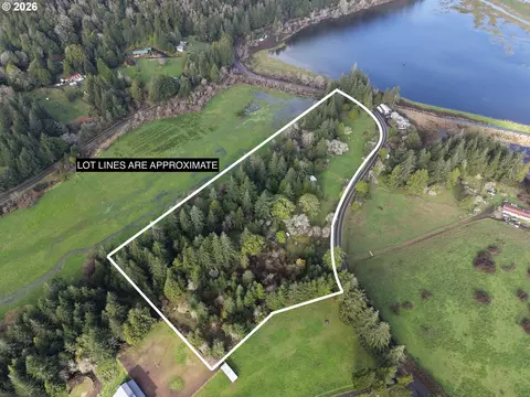 57334 Fat Elk Rd, Coquille, OR 97423