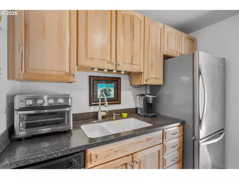 Kitchen - 946 E 4th Ave, Riddle, OR 97469 photo 2 of 3