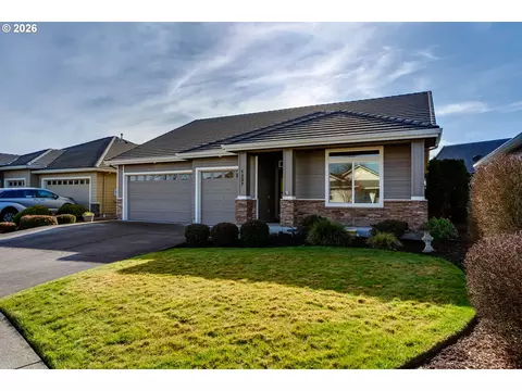 1237 Spyglass Ct, Creswell, OR 97426