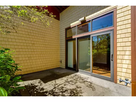 Exterior - 1485 Perdue Loop, Eugene, OR 97401 photo 4 of 5