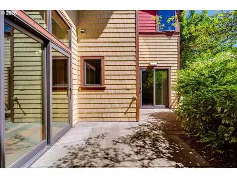 Exterior - 1485 Perdue Loop, Eugene, OR 97401 photo 3 of 5