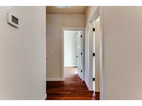 Entry Way - 1485 Perdue Loop, Eugene, OR 97401 photo 1 of 3