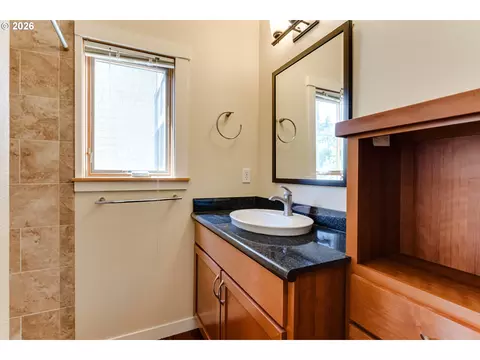 Bath - 1485 Perdue Loop, Eugene, OR 97401 photo 1 of 4