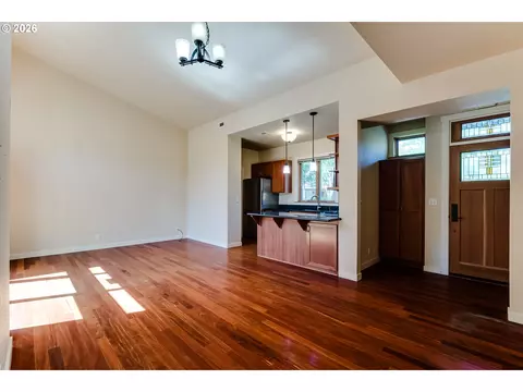 Living - 1485 Perdue Loop, Eugene, OR 97401 photo 2 of 5