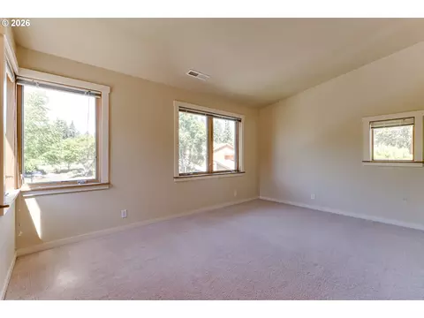 Bedroom - 1485 Perdue Loop, Eugene, OR 97401 photo 7 of 7