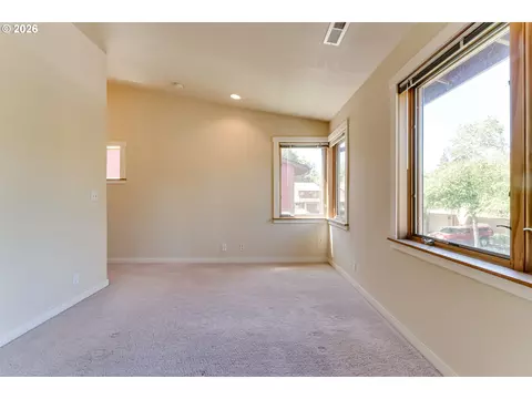 Bedroom - 1485 Perdue Loop, Eugene, OR 97401 photo 6 of 7