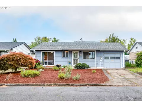 1916 Rainier Rd, Woodburn, OR 97071