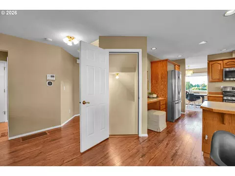Entry Way - 3800 SW Rodlun Rd, Gresham, OR 97080 photo 2 of 3
