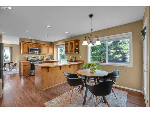 Dining - 3800 SW Rodlun Rd, Gresham, OR 97080 photo 4 of 4
