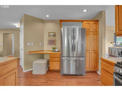 Kitchen - 3800 SW Rodlun Rd, Gresham, OR 97080 photo 3 of 3