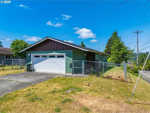 410 Bender St, Myrtle Point, OR 97458