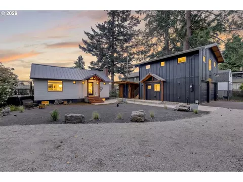 19330 Howell St, Gladstone, OR 97027