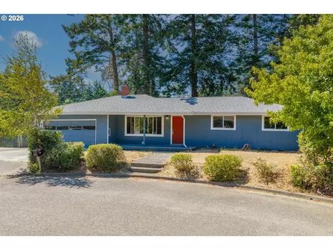 3680 Pine St, North Bend, OR 97459