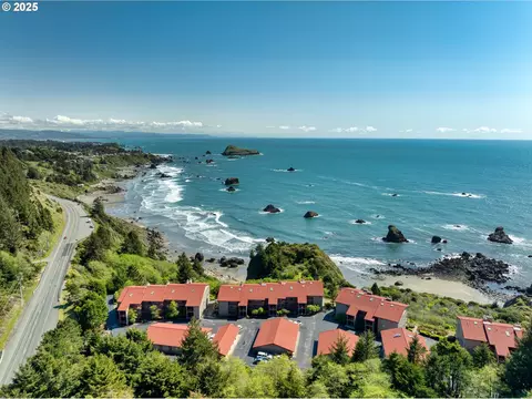 17744 Highway 101 #C-306, Brookings, OR 97415