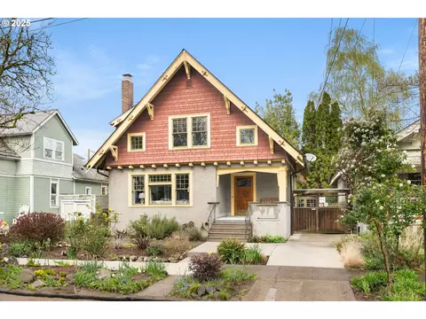 3915 SE Ivon St, Portland, OR 97202