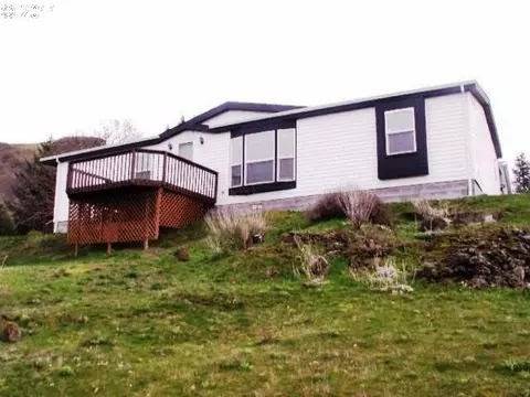 305 2nd St, Mosier, OR 97040 photo 1