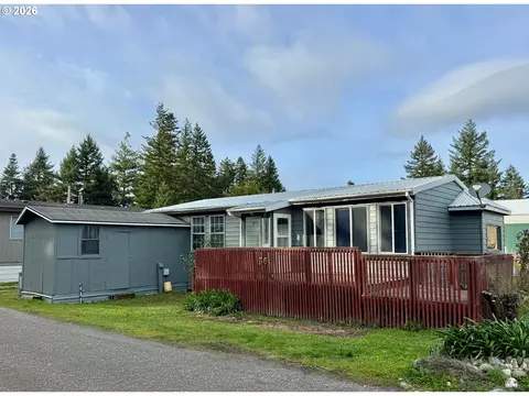 95691 Saunders Creek Rd #36, Gold Beach, OR 97444