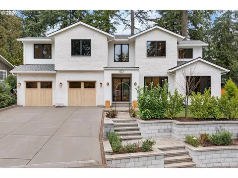 825 Ellis Ave, Lake Oswego, OR 97034