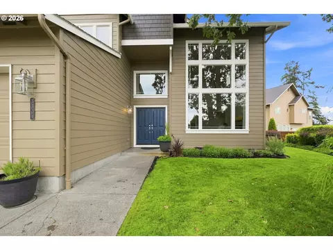 Exterior - 3324 Bentley Ave, Eugene, OR 97405 photo 2 of 4