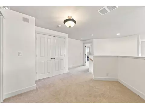 Entry Way - 3324 Bentley Ave, Eugene, OR 97405 photo 2 of 2