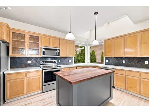 Kitchen - 3324 Bentley Ave, Eugene, OR 97405 photo 1 of 3