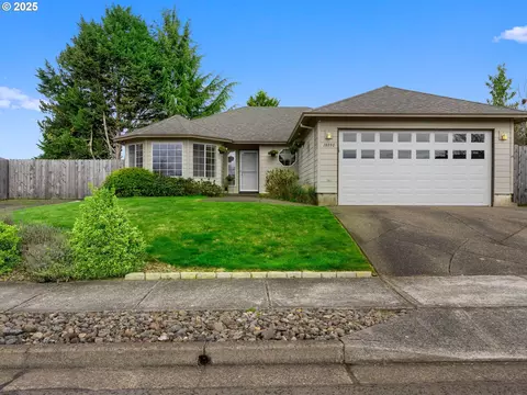 18890 Highland Dr, Oregon City, OR 97045