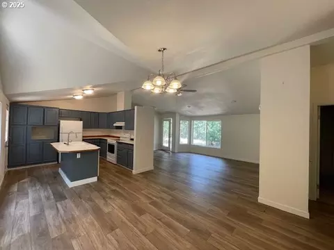31 Thompson Trl, Goldendale, WA 98620