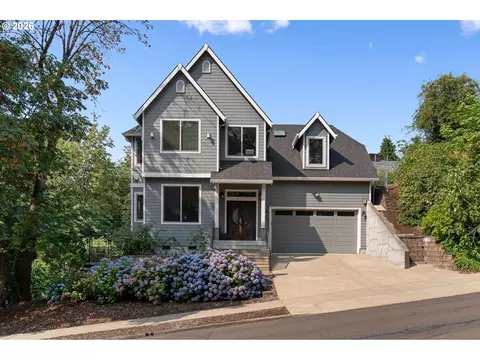 2903 NE Fremont Dr, Portland, OR 97220