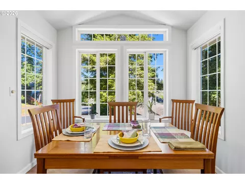 Dining - 151 Rockridge Loop, Eugene, OR 97405 photo 1 of 1