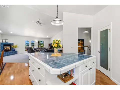 Kitchen - 151 Rockridge Loop, Eugene, OR 97405 photo 1 of 5