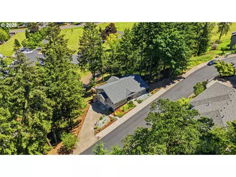 View/Area - 151 Rockridge Loop, Eugene, OR 97405 photo 2 of 5