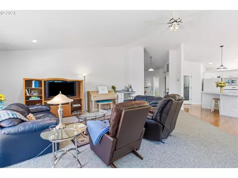 Living - 151 Rockridge Loop, Eugene, OR 97405 photo 2 of 2