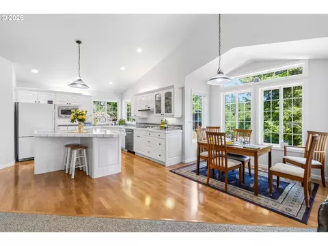 Kitchen - 151 Rockridge Loop, Eugene, OR 97405 photo 5 of 5