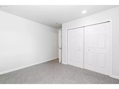 Bedroom - 151 Rockridge Loop, Eugene, OR 97405 photo 2 of 6