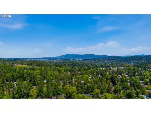 View/Area - 151 Rockridge Loop, Eugene, OR 97405 photo 5 of 5