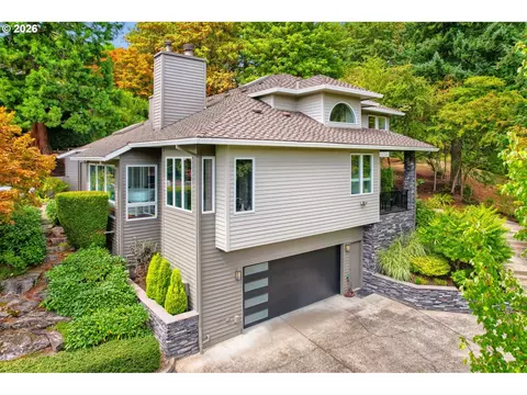 2677 SW 64th Pl, Portland, OR 97225