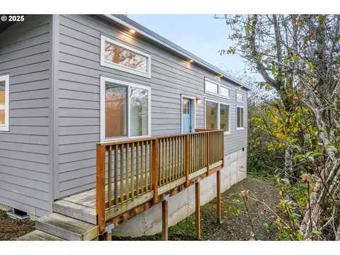 245 S Dolphin, Rockaway Beach, OR 97136