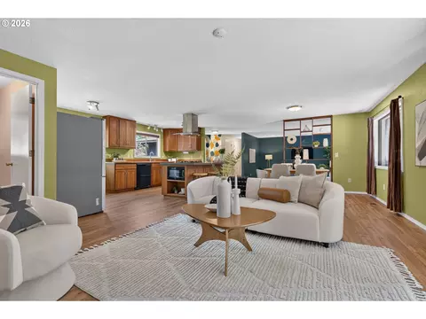 Living - 1074 SE Paloma Pl, Gresham, OR 97080 photo 8 of 8