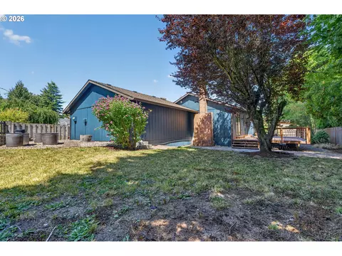 Exterior - 1074 SE Paloma Pl, Gresham, OR 97080 photo 10 of 15