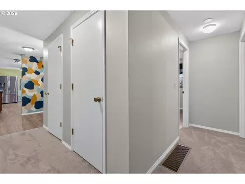 Entry Way - 1074 SE Paloma Pl, Gresham, OR 97080 photo 3 of 3