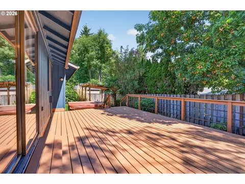Exterior - 1074 SE Paloma Pl, Gresham, OR 97080 photo 3 of 15