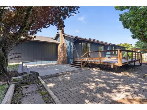 Exterior - 1074 SE Paloma Pl, Gresham, OR 97080 photo 11 of 15