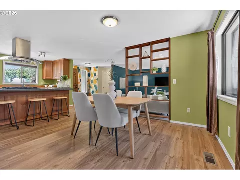 Dining - 1074 SE Paloma Pl, Gresham, OR 97080 photo 2 of 3