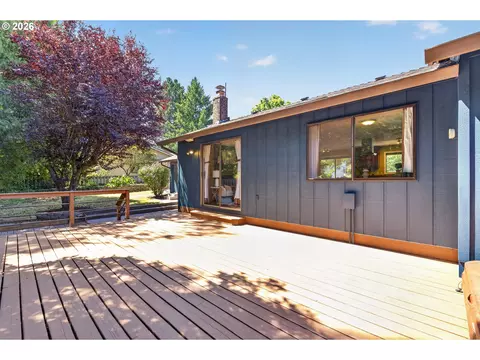 Exterior - 1074 SE Paloma Pl, Gresham, OR 97080 photo 12 of 15