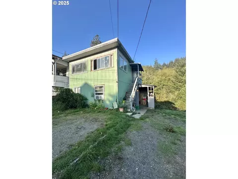 539 S 12th St, Coos Bay, OR 97420